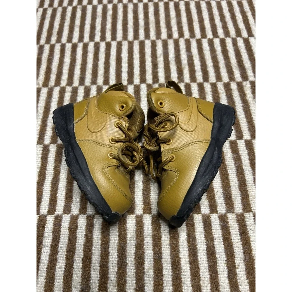 Nike Manoa Toddler Size 6C Wheat Curry Gold Brown High Top Boots BQ5374-700 Shoe